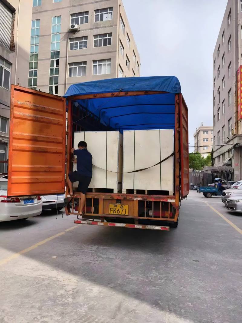 In che modo Lidbao garantisce la sicurezza delle macchine da cucire con le scarpe durante il trasporto?